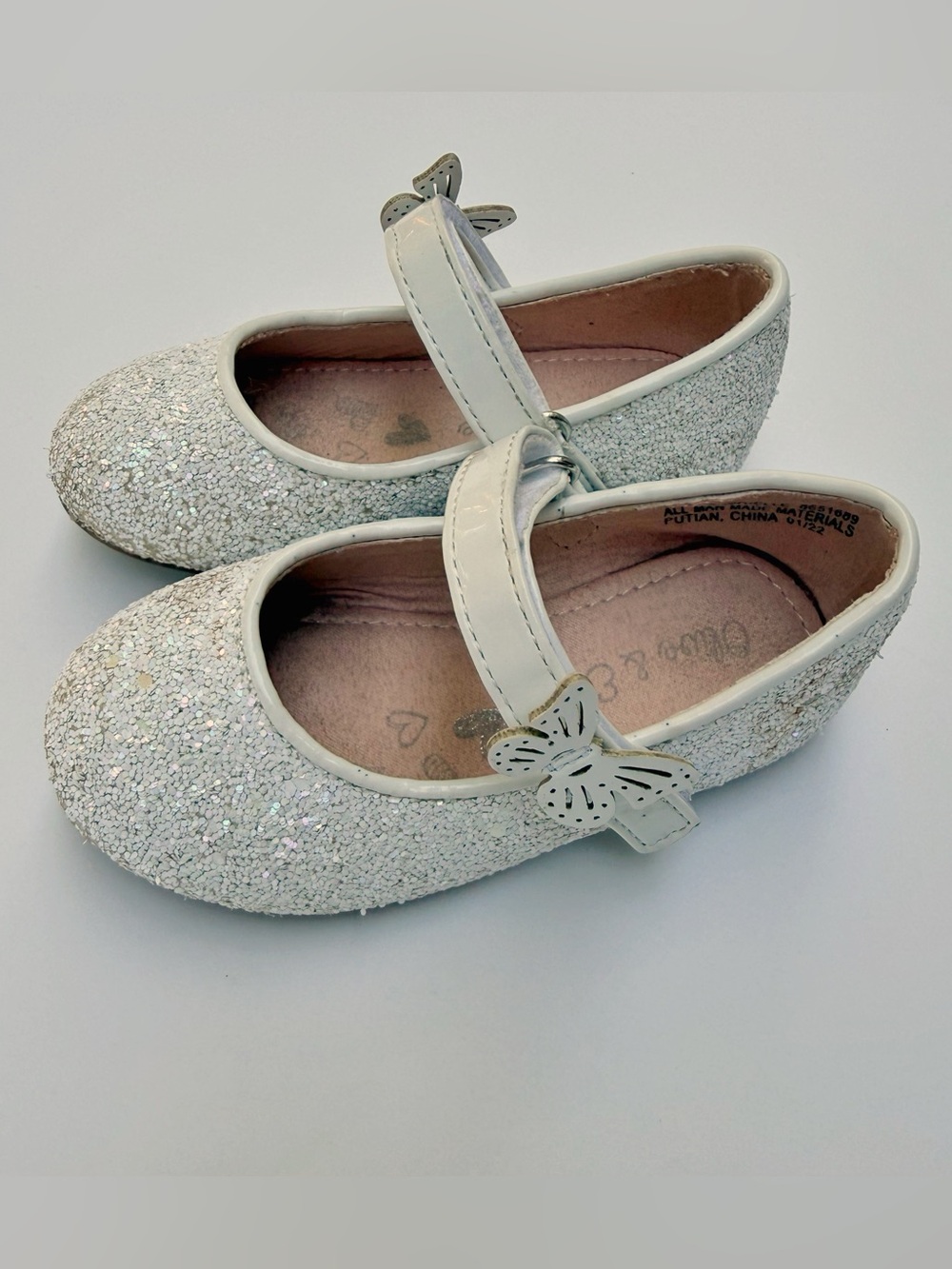 Olive & Edie Gabrielle Glitter Mary Jane Flats Girl’s Size 6 Ivory Dress Shoes
